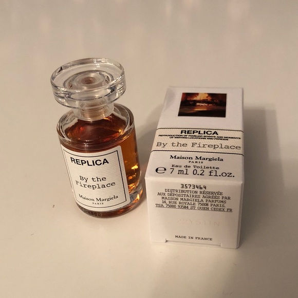 Maison Margiela By the Fireplace - Picture 4 of 4